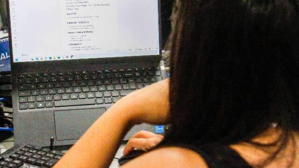 Inteligência artificial exclui currículos muito elaborados, dizem especialistas