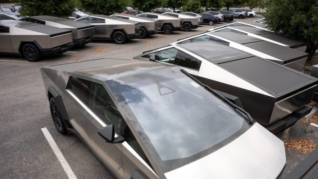 Vendas da GMC Hummer EV superam Tesla Cybertruck no segundo trimestre, aponta levantamento