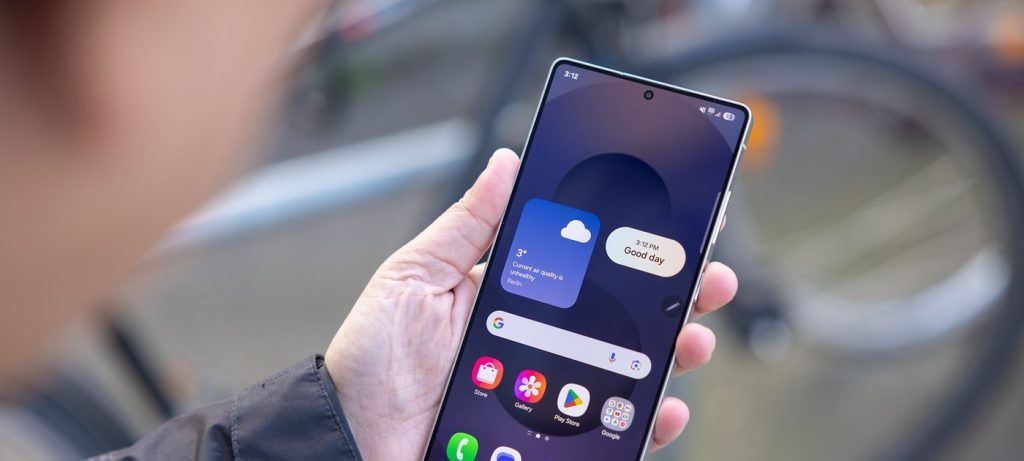 Samsung prepara Galaxy S26 Ultra com ecrã que bloqueia olhares indiscretos