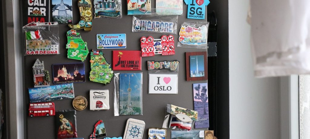 Colecionar ímanes no frigorífico pode danificar o aparelho? Especialistas esclarecem