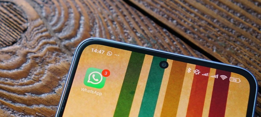 WhatsApp permite ler mensagens sem ativar o visto azul; saiba como