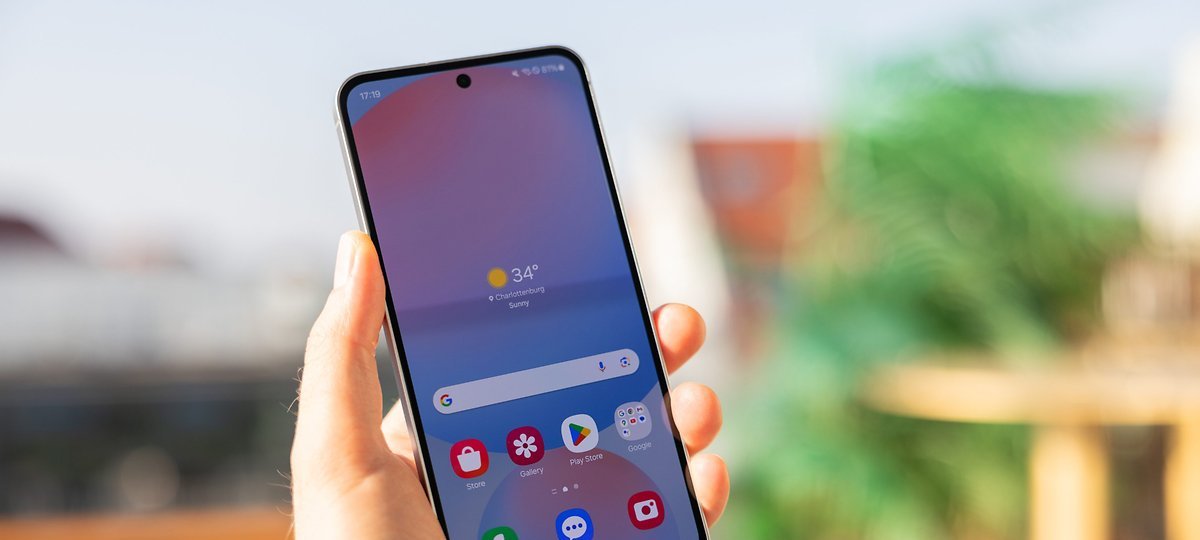 Galaxy S24 FE recebe maior desconto e ameaça topos de gama - Imagem do artigo original