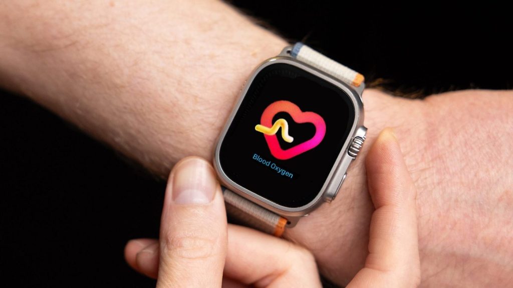 Apple Watch volta a medir oxigénio no sangue com atualização nos EUA